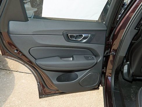 New 2026 Volvo XC60 B5 Ultra w/ Climate Package image 18