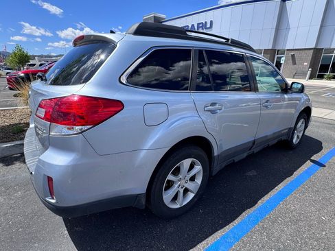 Used 2014 Subaru Outback 2.5i Premium image 4