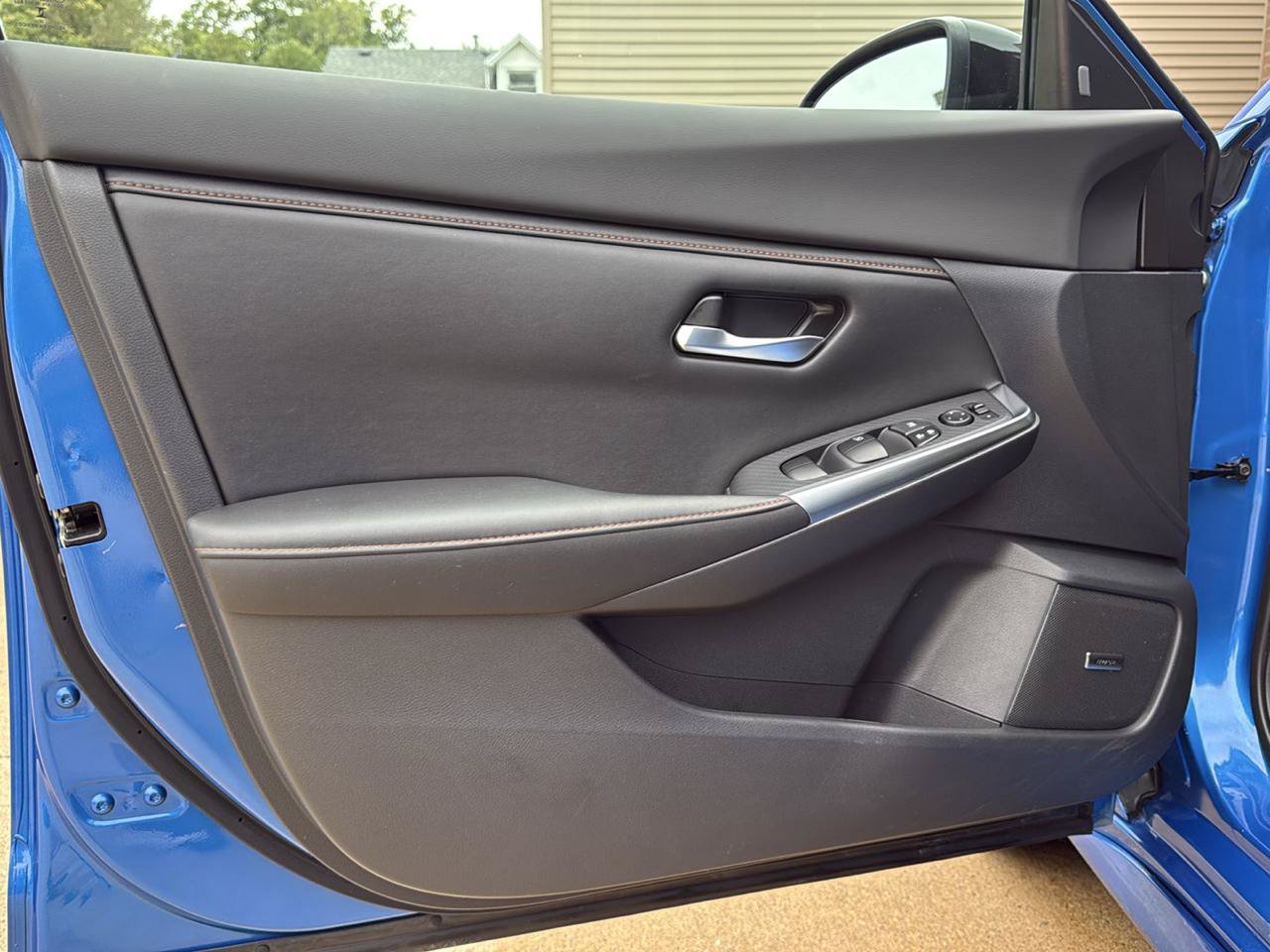 Used 2022 Nissan Sentra SR w/ SR Premium Package FWD image 9