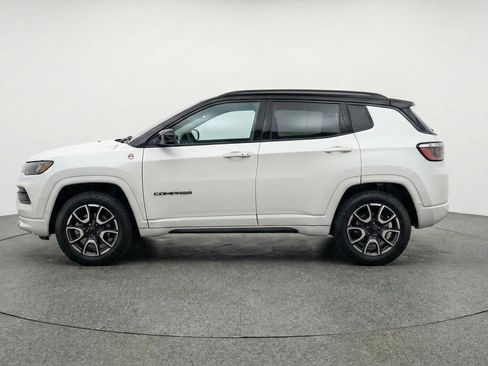 Used 2025 Jeep Compass Trailhawk image 5