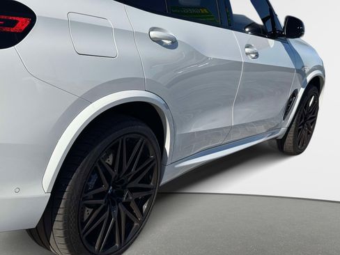 Used 2025 BMW X5 M Competition w/ Executive Package image 17