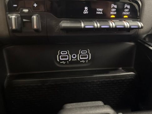 Used 2020 RAM 1500 Laramie w/ Sport Appearance Package AWD/4WD image 31