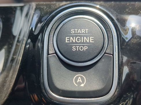 New 2025 Mercedes-Benz GLA 250 4MATIC image 15