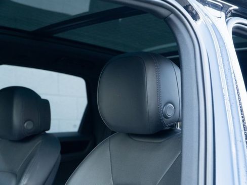 Certified 2022 Porsche Cayenne S image 19