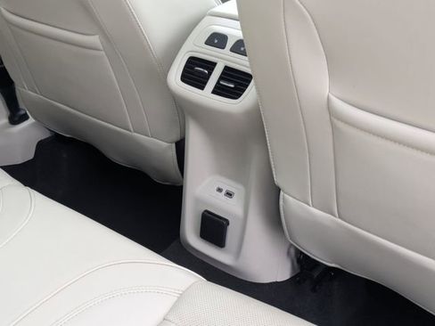 Used 2023 Buick Envision Avenir image 31