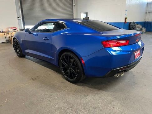 Used 2017 Chevrolet Camaro LT w/ Technology Package RWD image 5