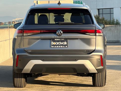 New 2026 Volkswagen Tiguan SE image 5