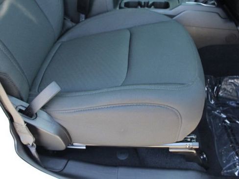 Used 2021 Jeep Wrangler Unlimited Sahara image 18