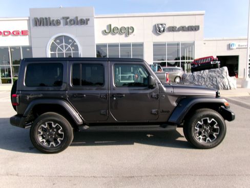 New 2025 Jeep Wrangler Unlimited Sahara image 5