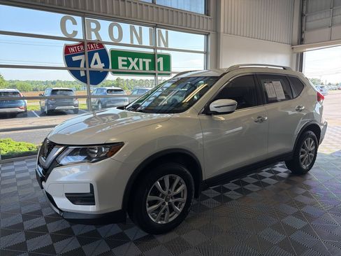 Used 2018 Nissan Rogue SV AWD/4WD image 3