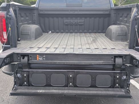 Used 2023 GMC Sierra 1500 SLT w/ SLT Premium Package AWD/4WD image 6
