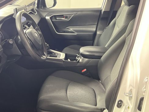 Used 2021 Toyota RAV4 XLE image 13