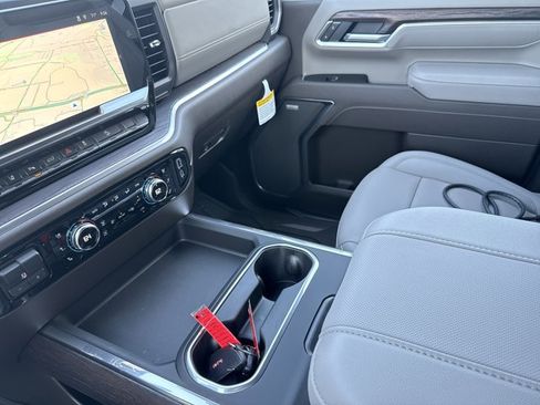 New 2026 GMC Sierra 2500 SLT w/ SLT Premium Package image 24