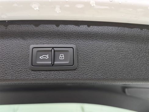 Certified 2025 Audi Q3 2.0T Premium Plus w/ Premium Plus Package image 16