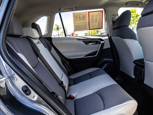 Used 2025 Toyota RAV4 XLE w/ Convenience Package image 16