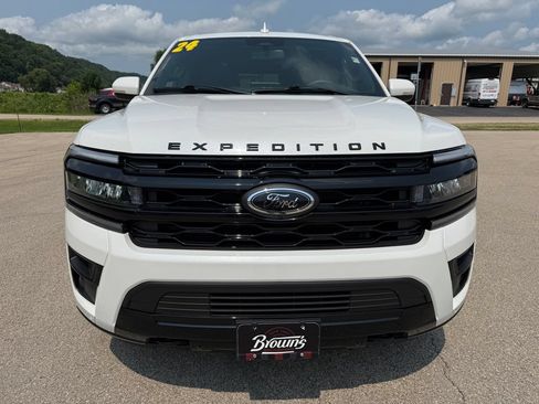 Used 2024 Ford Expedition Max Limited AWD/4WD image 2