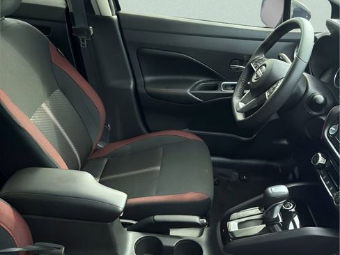 Used 2024 Nissan Versa SR w/ Trunk Package image 9