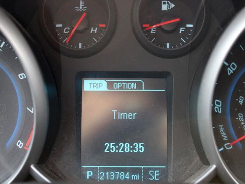 Used 2014 Chevrolet Cruze LT image 24