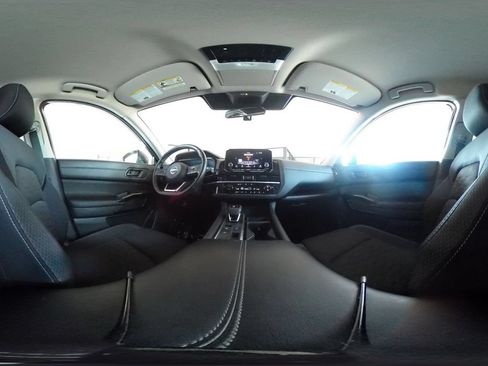 Used 2025 Nissan Pathfinder SV FWD image 45