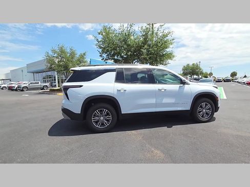 New 2026 Chevrolet Traverse LT w/ Enhanced Driving Package FWD image 16