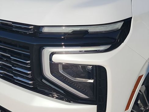 New 2026 Chevrolet Suburban High Country image 16