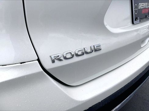 Used 2018 Nissan Rogue SV FWD image 10