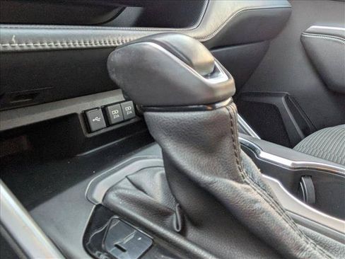 Used 2021 Toyota Highlander LE AWD/4WD image 12