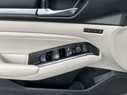 Used 2020 Nissan Altima 2.0 Platinum image 18