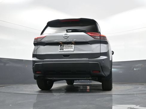 Certified 2026 Nissan Rogue SV FWD image 25