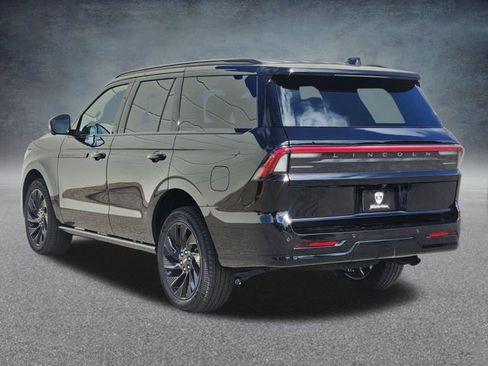 New 2026 Lincoln Navigator Reserve w/ Jet Appearance Package AWD/4WD image 5