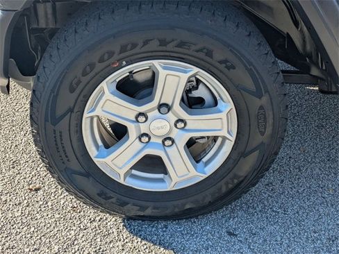 Used 2019 Jeep Wrangler Unlimited Sport S image 10