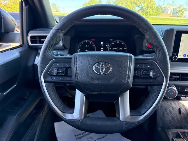 Used 2025 Toyota Tacoma TRD Off-Road AWD/4WD image 23