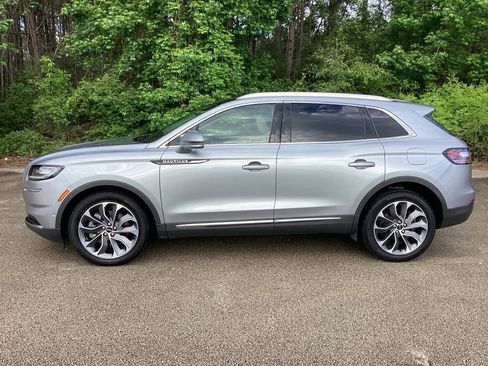 Used 2022 Lincoln Nautilus Reserve w/ Equipment Group 201A image 6