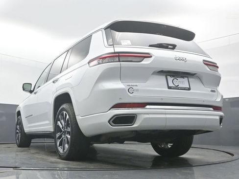 Used 2024 Jeep Grand Cherokee L Overland w/ Advanced Protech Group III AWD/4WD image 49