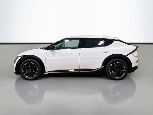 New 2026 Kia EV6 Wind RWD image 4