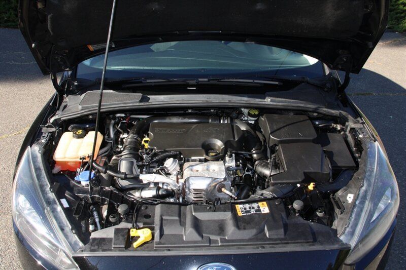 Used 2016 Ford Focus SE FWD image 19