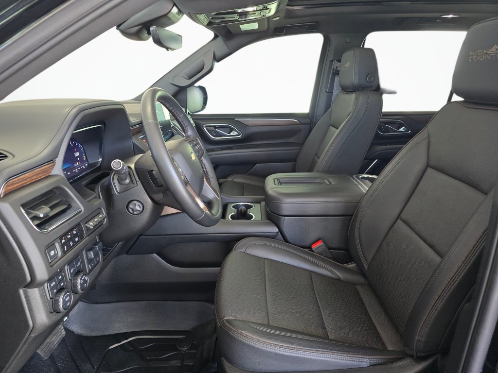 Used 2024 Chevrolet Tahoe High Country AWD/4WD image 17