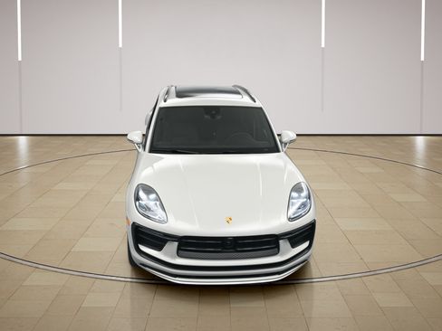 New 2026 Porsche Macan AWD/4WD image 38