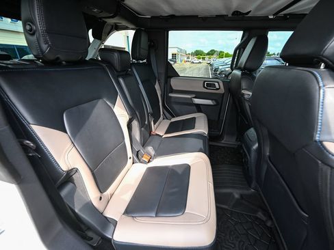 Used 2023 Ford Bronco Wildtrak AWD/4WD image 29