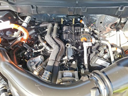 Used 2025 Ford F150 Platinum w/ Equipment Group 702A High AWD/4WD image 28