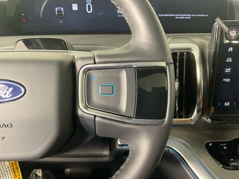 New 2026 Ford Expedition Platinum image 27