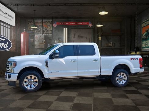 Used 2020 Ford F250 Platinum w/ FX4 Off-Road Package AWD/4WD image 3