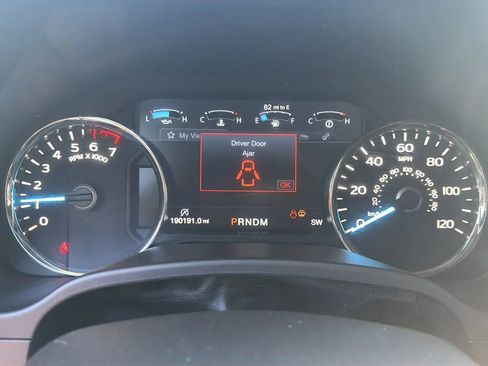 Used 2020 Ford F150 Lariat w/ Trailer Tow Package image 24