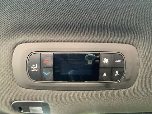 Used 2023 Chrysler Pacifica Touring-L w/ S Appearance Package AWD/4WD image 17