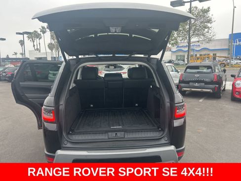 Used 2018 Land Rover Range Rover Sport SE image 30