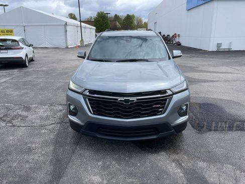 Used 2023 Chevrolet Traverse RS w/ LPO, Floor Liner Package AWD/4WD image 2