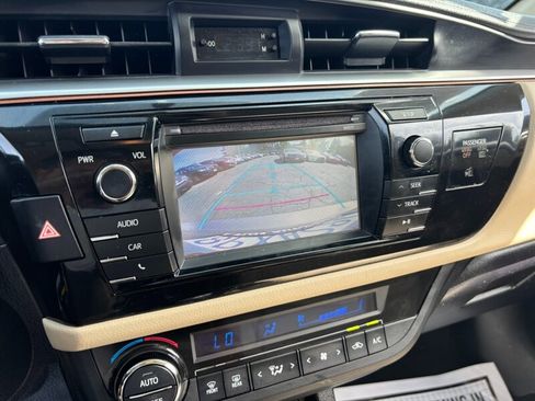 Used 2016 Toyota Corolla LE image 19