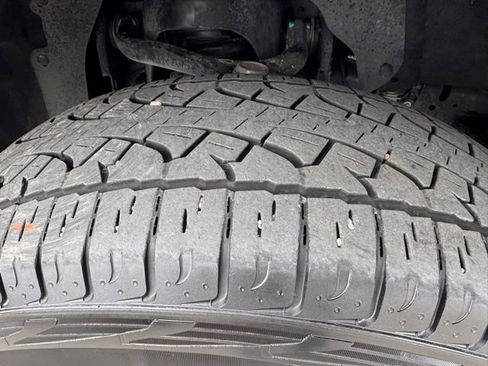 Used 2023 Ford F150 Lariat w/ Trailer Tow Package image 13