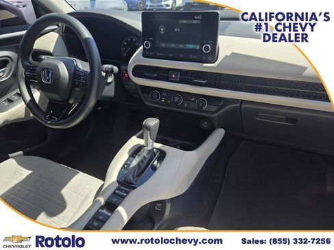 Used 2023 Honda HR-V LX image 8