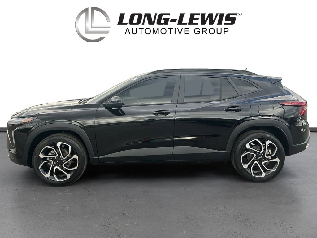 Used 2026 Chevrolet Trax RS w/ Driver Confidence Package FWD image 2
